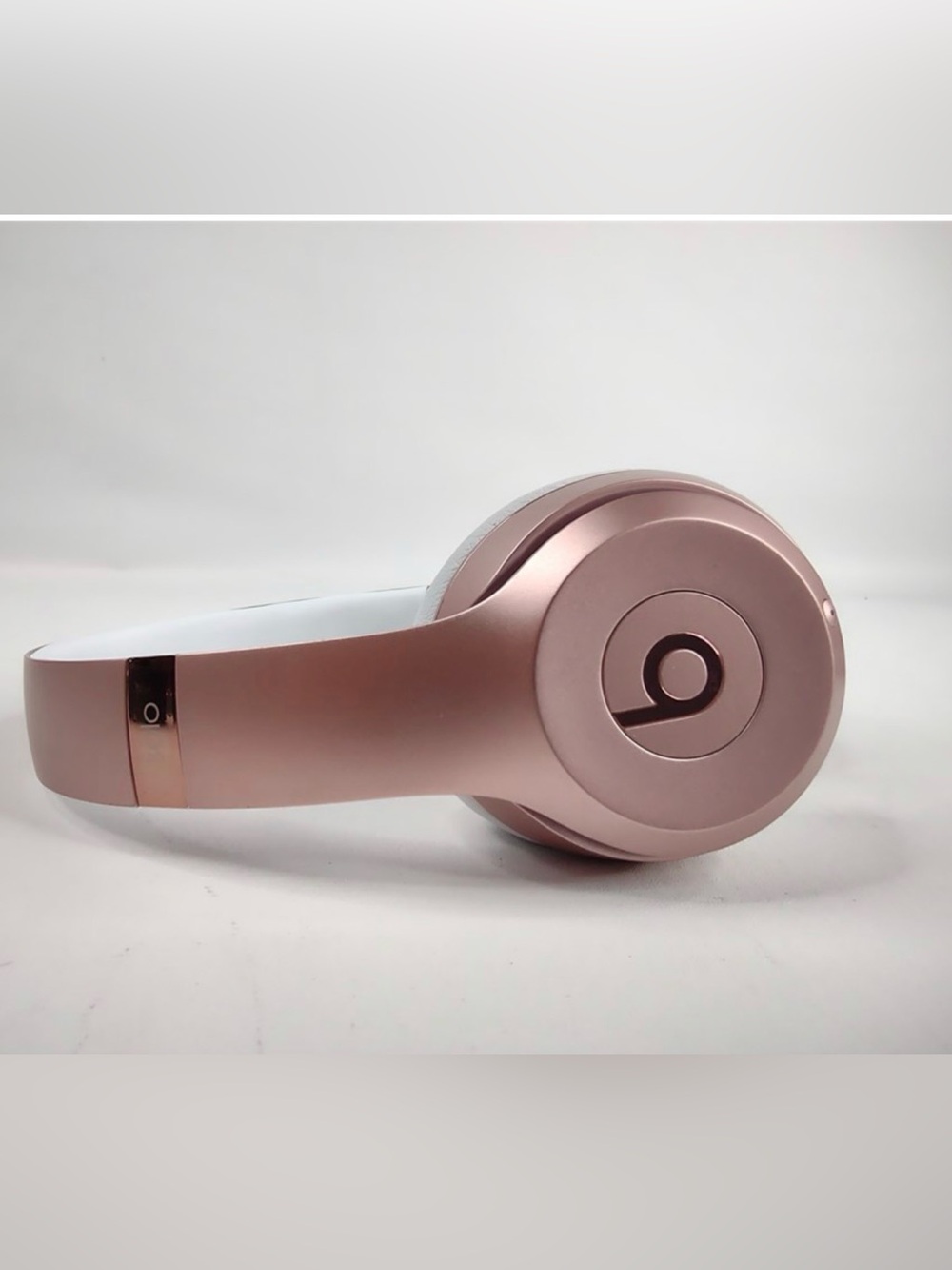 Beats Solo3 Wireless On-Ear Headphones–Rose Gold w/Carrying Case (Tested) - Picture 7 of 12